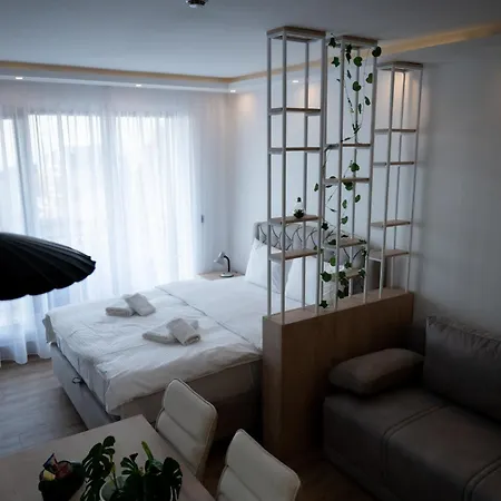 Hill A036 Apartment *